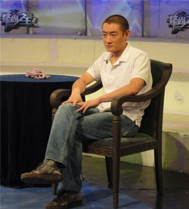 尽管汪雨努力找来最好的医生和资源,李钰的淋巴癌依然无法挽回,越来越