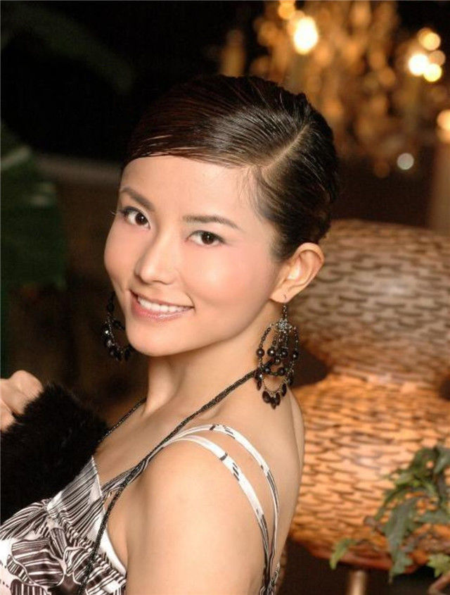 2009年,李钰患癌去世穿婚纱下葬,男友汪雨后来怎么样了?