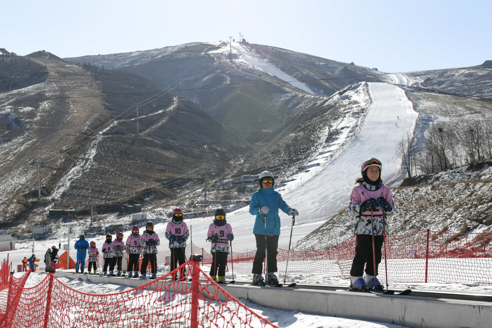 体育全民健身乌兰察布乐享滑雪