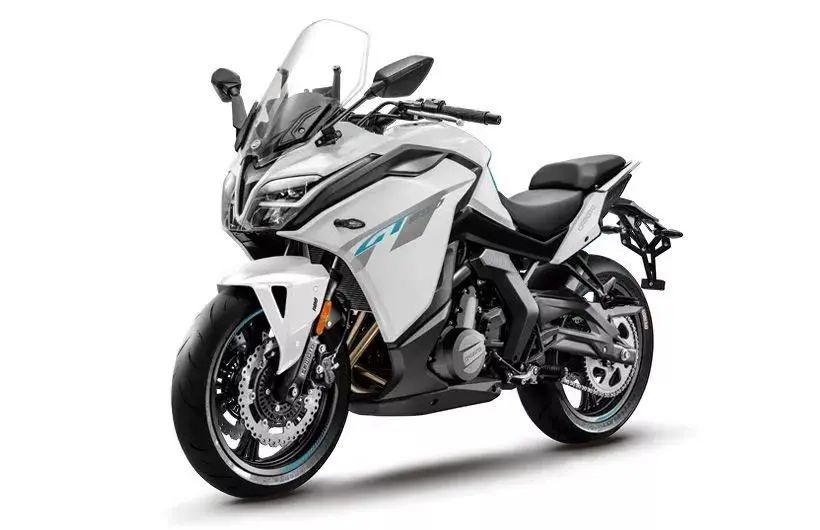 春风400gt和钱江qjmotor闪500如何选