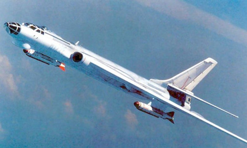 以及与之相配套的30-50枚c601空射重型反舰导弹,让伊拉克摇身一变,成