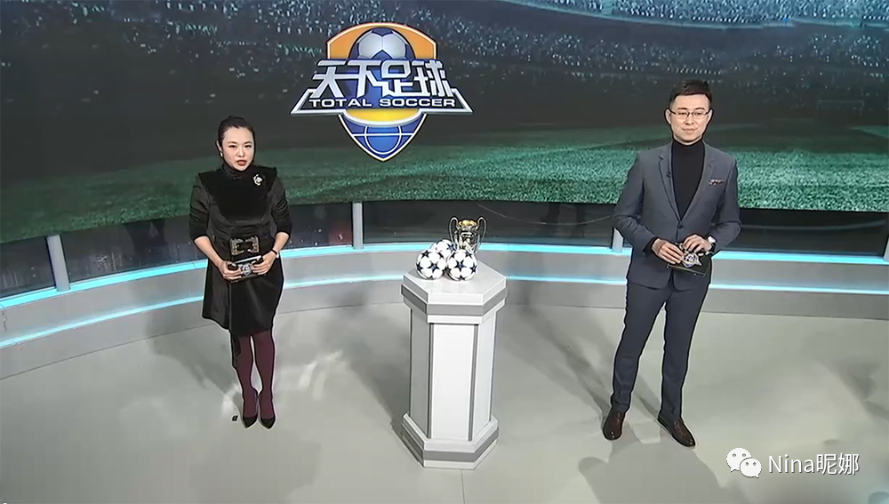 央视主持王曦梁上班好惊艳穿束腰裙打底袜主持苗条身段太出挑