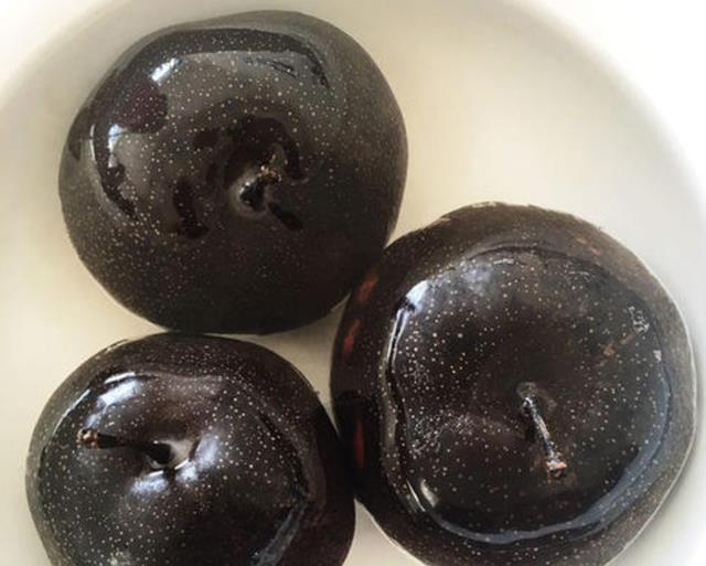 网红试吃东北冻梨,一句"不好吃",让东北人"怒"了