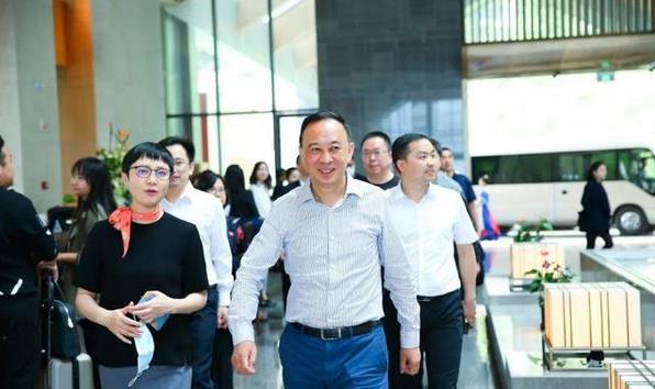 从那以后,王俊林带领公