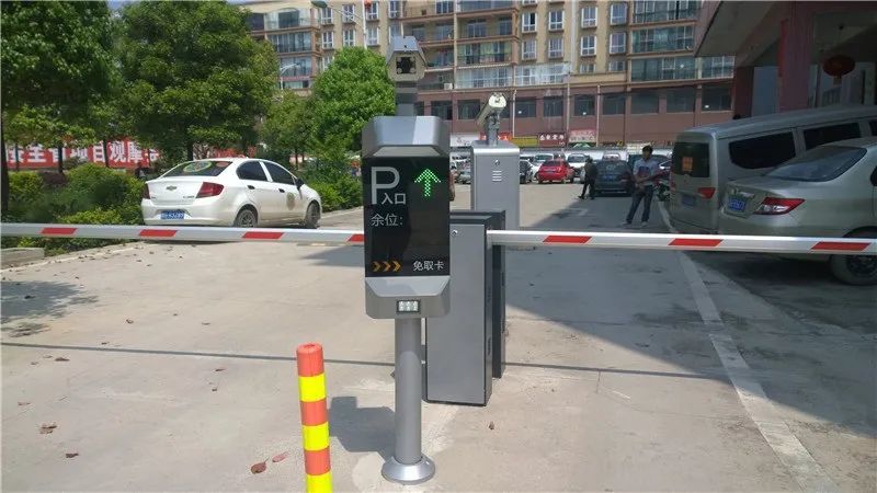 要卖车来把自己的车给"赎"出停车场