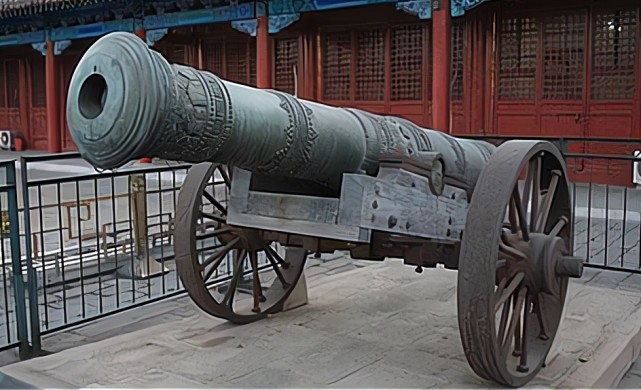上图——明末的红夷大炮