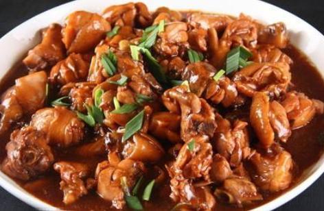 炖鸡块时先焯水还是先腌制总有人搞错难怪鸡肉又柴又腥