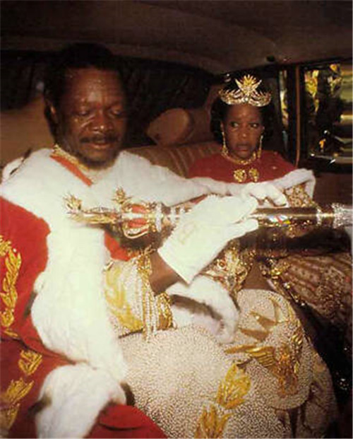 52年前,那位远嫁非洲当皇后的18岁女孩林碧春,如今过得怎样_腾讯新闻