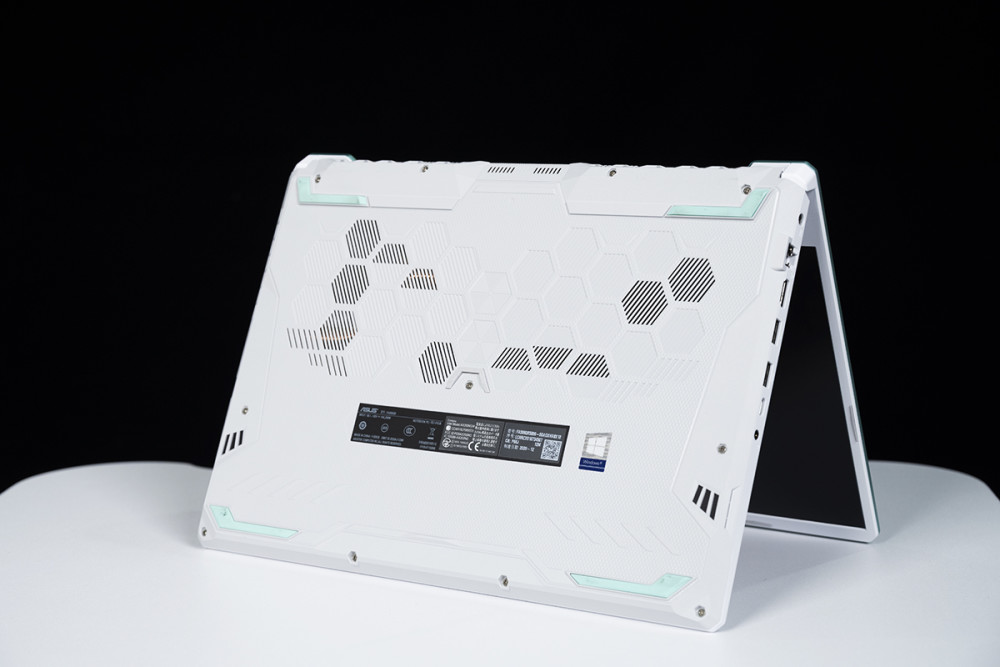 隐藏在二次元的rtx3070有多强华硕天选2游戏本首发评测