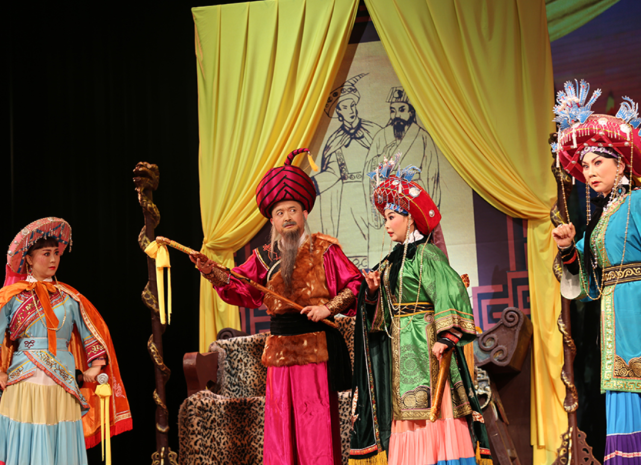 服饰:以两个代表作品《秦娘美》《奢香夫人》为例,采用原侗族,彝族