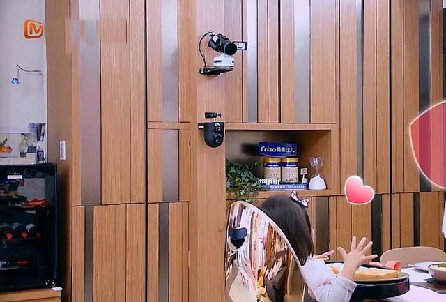 贾静雯节目中公开家居,家里装修都是为了孩子,客厅都不摆放茶几