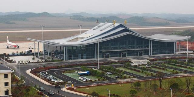 宜春明月山机场距宜春城区直线距离约6千米