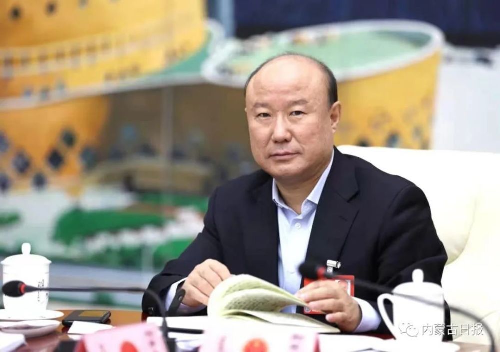 斯琴毕力格接受内蒙古日报社记者专访