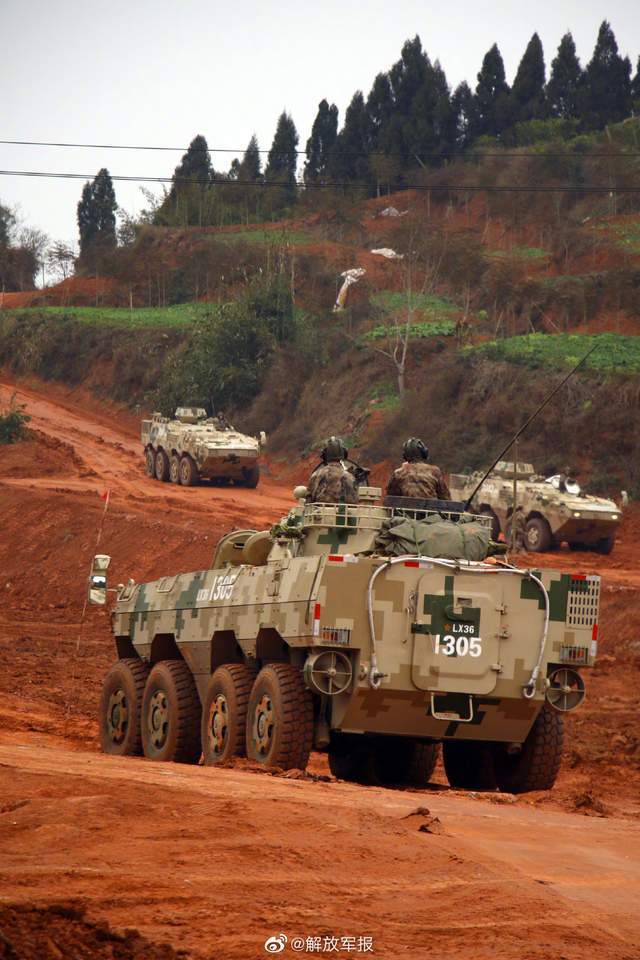 美图收藏看铁甲战车在红土地上的奔流之美