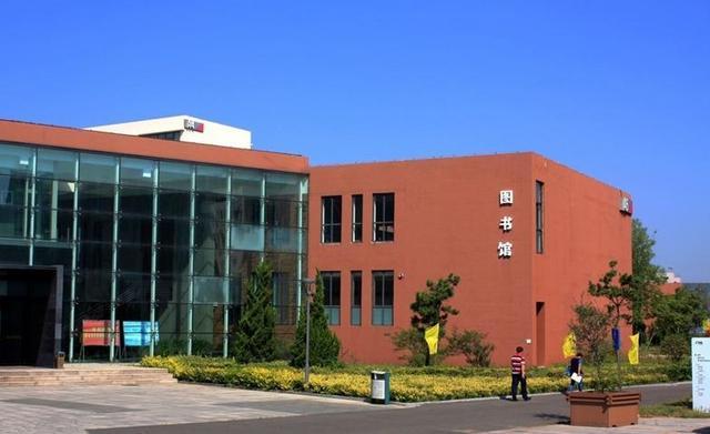 但转设为独立办学的青岛电影学院后,是否还能像之前那样,得到来自北京