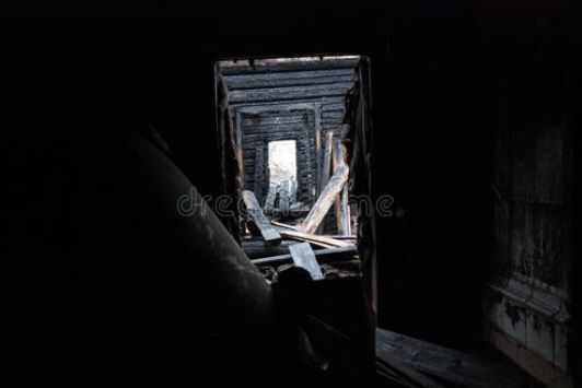 心理测试三个黑屋子哪一个最吓人测谁能为你遮风挡雨