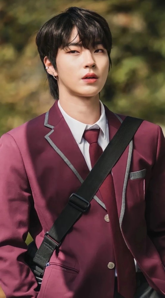 壁纸女神降临黄寅烨来咯