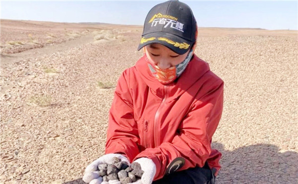贵州90后女孩杨可欣,5年捡400公斤陨石