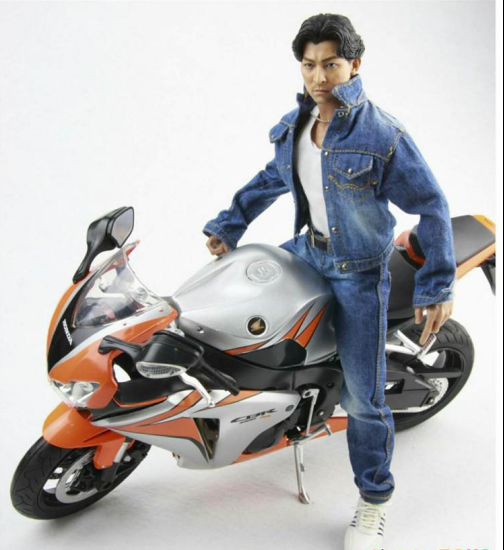 想当明星必须多穿牛仔裤细数刘德华穿过的牛仔裤