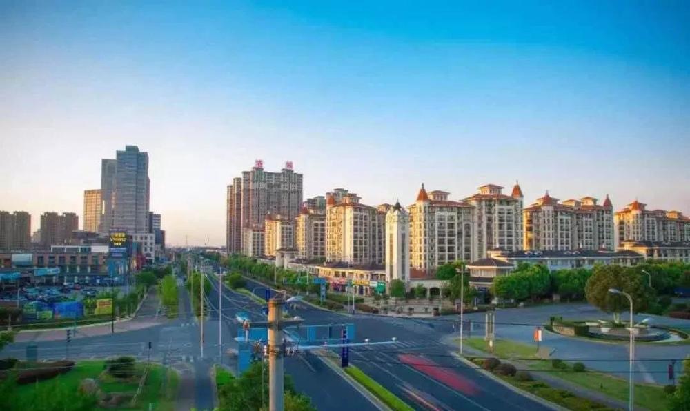 首先是交通,在不少人的印象中,洛社新城还是"落后乡下","城市死角"