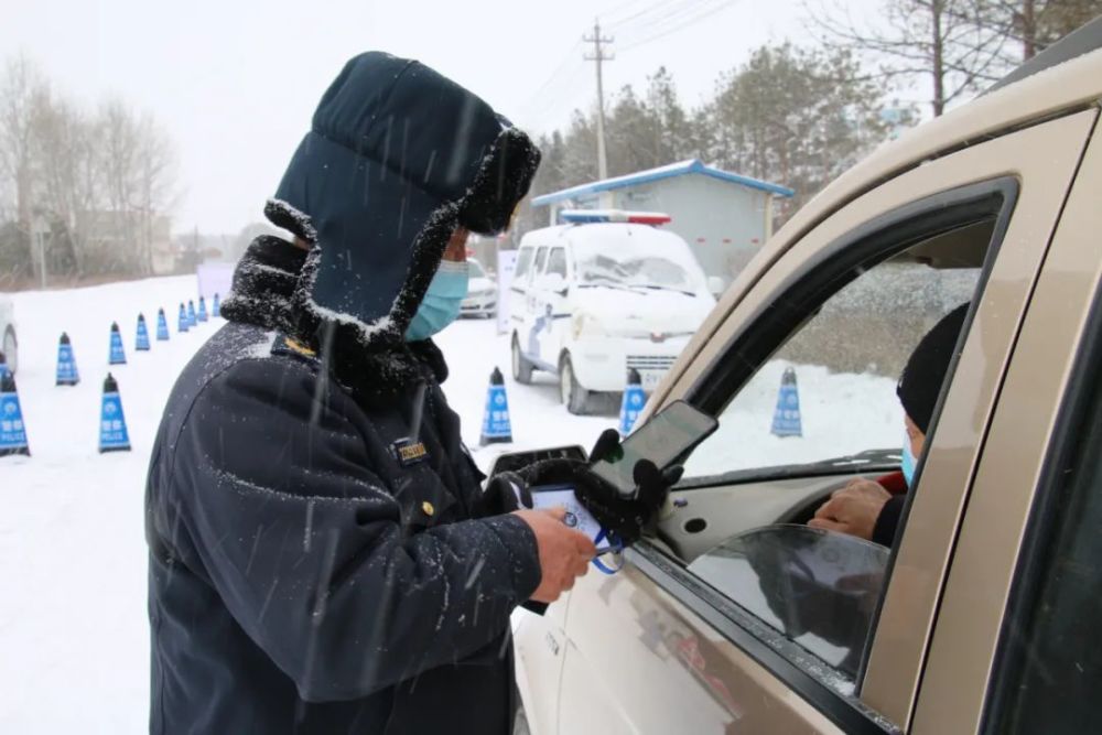 抗击疫情八五九风雪中的疫线坚守