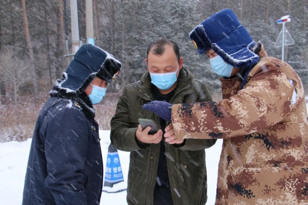 抗击疫情八五九风雪中的疫线坚守