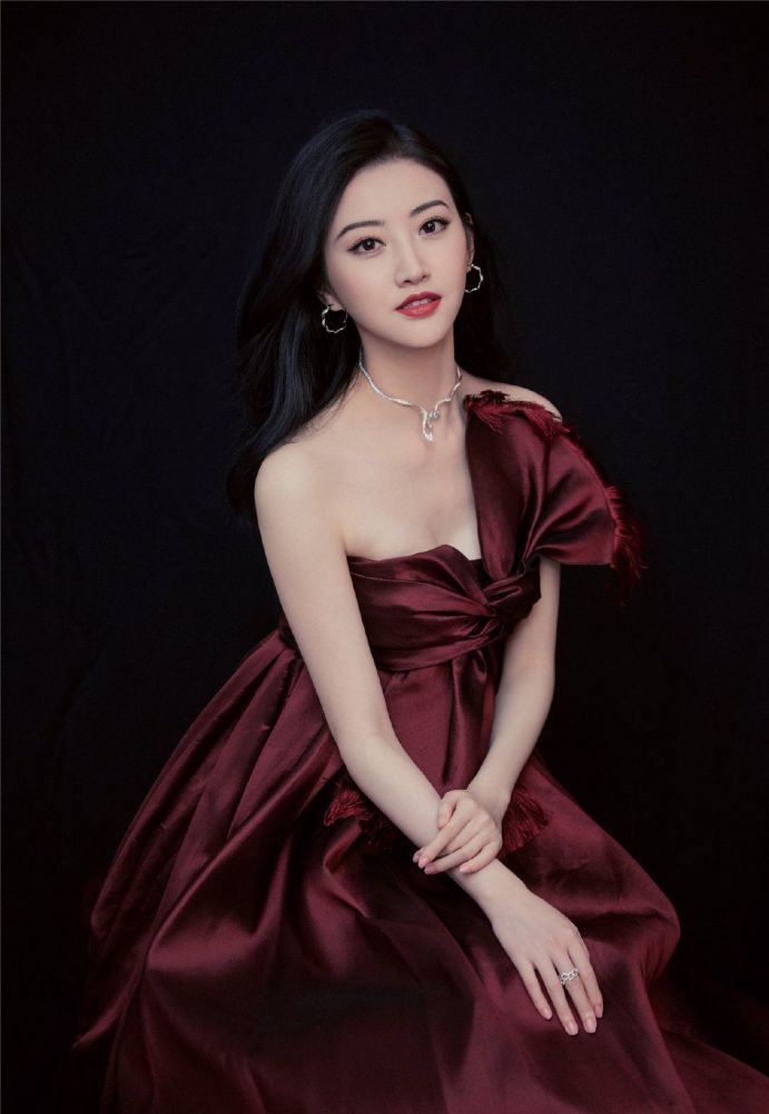 景甜天使的容颜和性感的身材哪个更让你心动