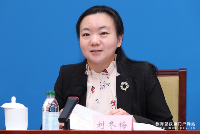 1月27日,人力资源和社会保障部专业技术人员管理司副司长刘冬梅在发布