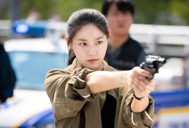 金雪炫演不示弱女警 武术学校练功|金雪炫|孔慧媛|昼与夜|aoa|南宫珉