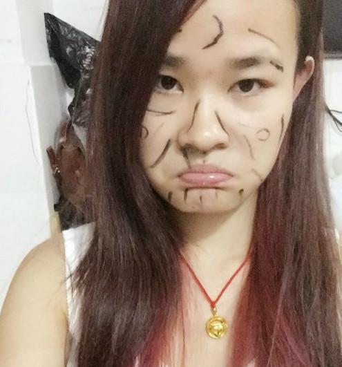 你这个蜘蛛精要现原形了吧看你还往哪儿跑