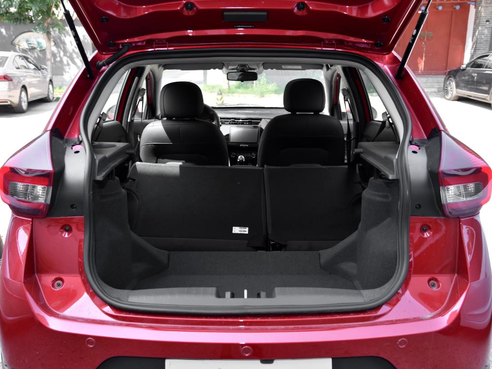 经济实惠的小型suv小哥带你看奇瑞瑞虎3x