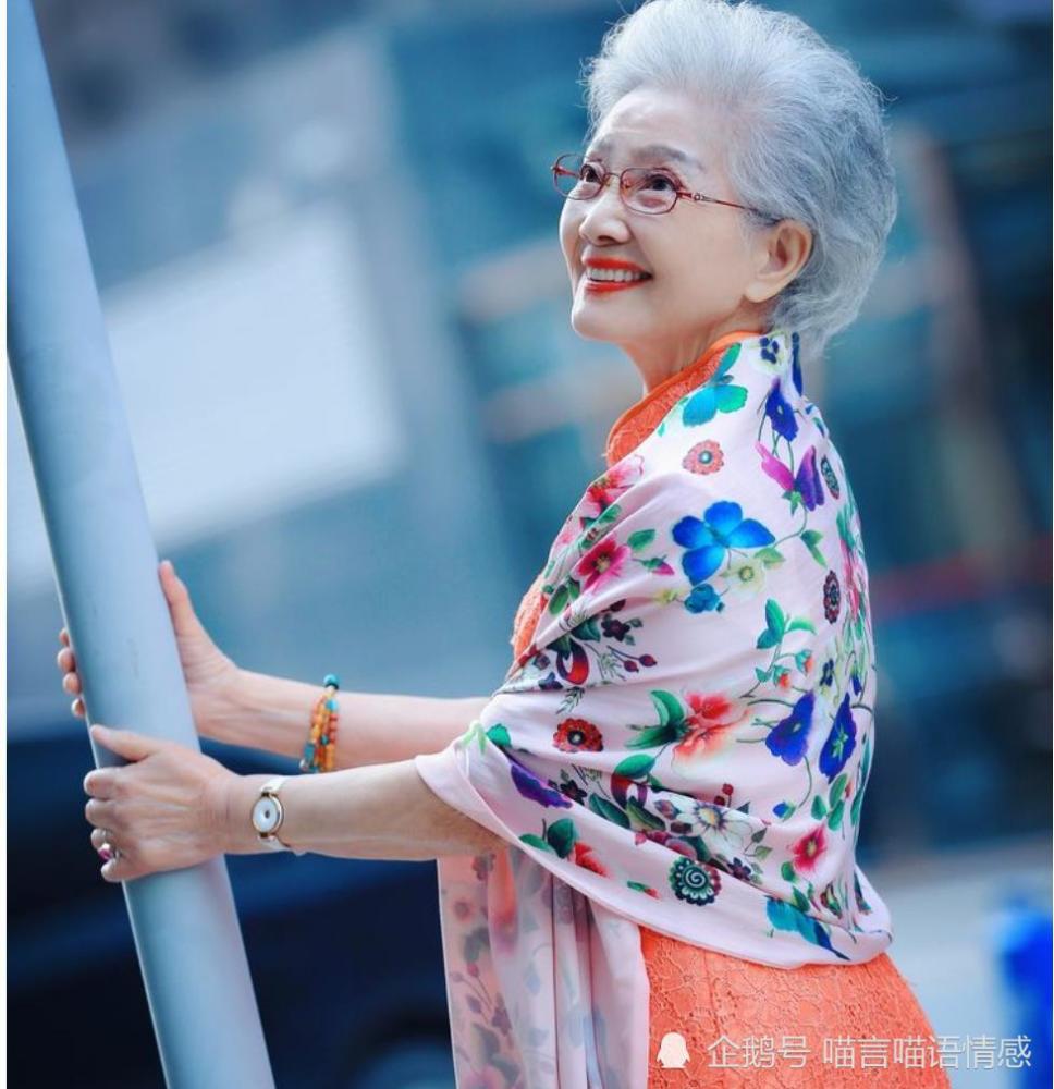 90岁最美神仙奶奶暮年芳华优雅的老去是件很幸福的事