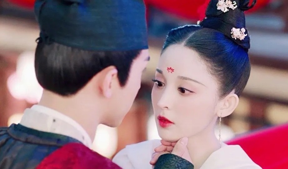 古力娜扎,许魏洲主演的《大唐明月》改名《风起霓裳》,这部剧在今天