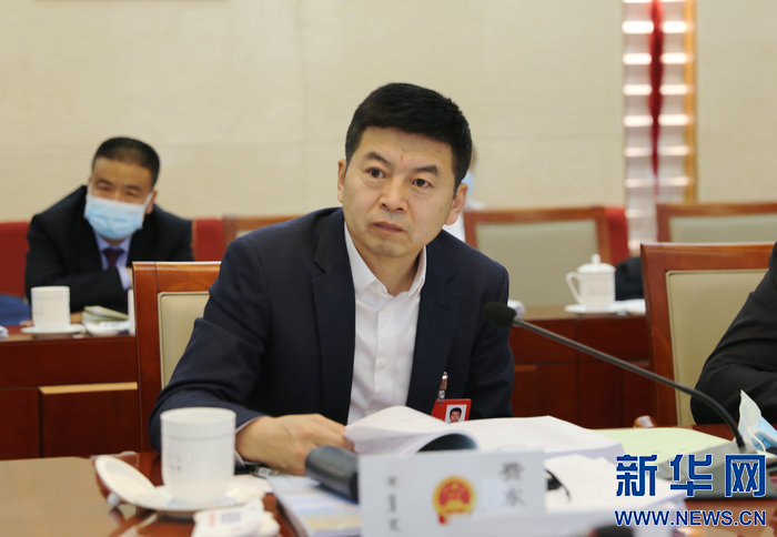 费东斌代表推动乌兰察布五大经济联动发展