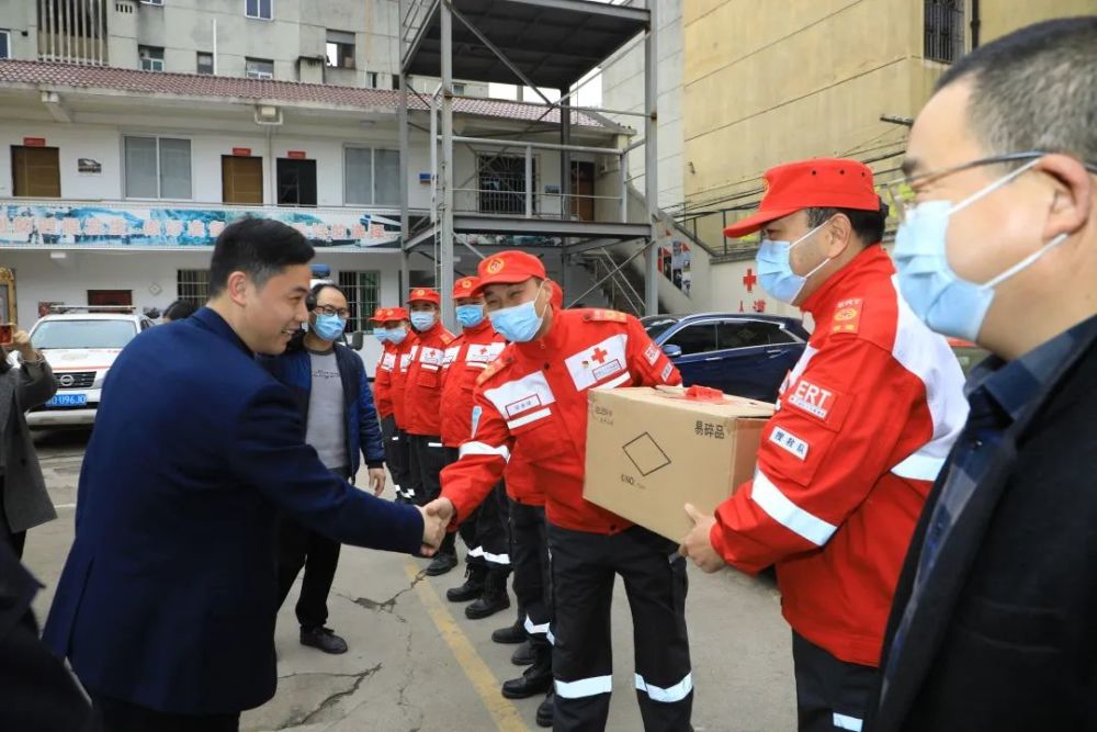 新昌县县委副书记,政法委书记徐凯盛在县公安局党委副书记,政委郑捍锋