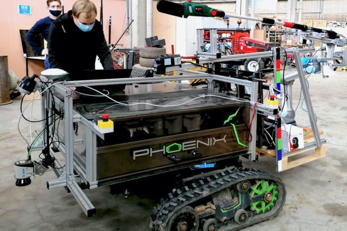 德国科学家创建"凤凰"机器人 被设计用来修剪果树