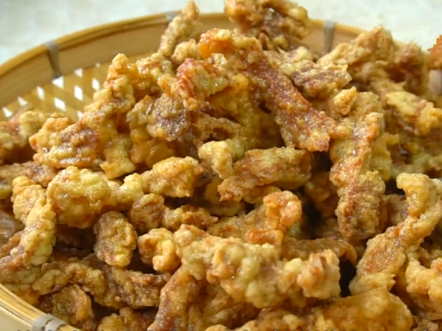 传统名菜小酥肉,年夜饭不能缺少的美食,外脆里嫩不回软,香