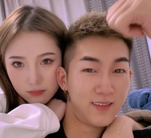 最近两年时间里,某手平台的"精神小伙","精神小妹"正在不断流失,2015