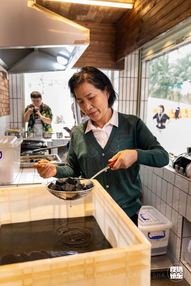 大年初六董顺桃·小粒臭豆腐来送拜年红包啦