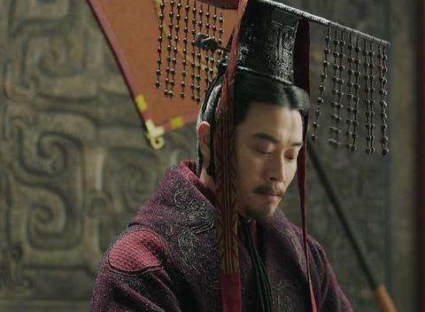 赵偃看人的眼光忽高忽低既任用贤能也宠信奸佞他要为亡国负责