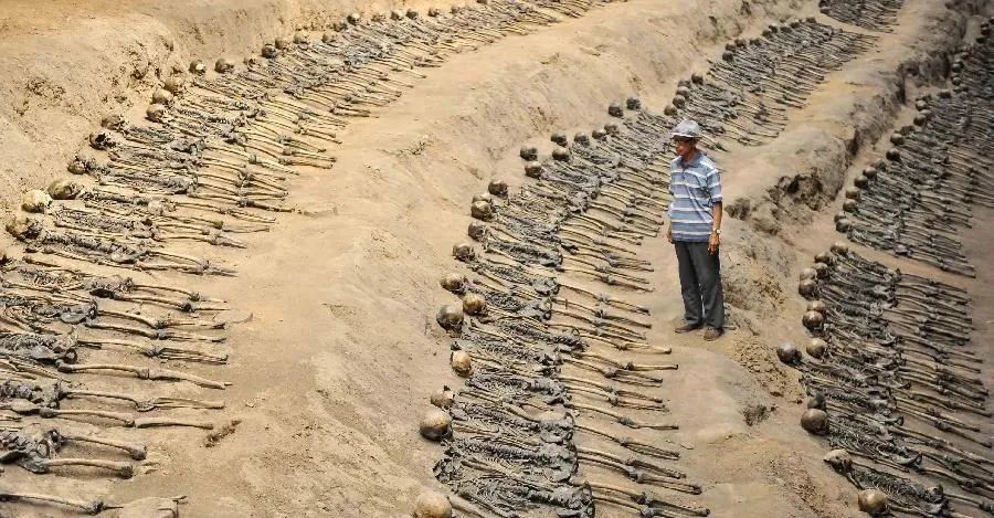 在汶川地震遗址屡次嬉笑还有心吗