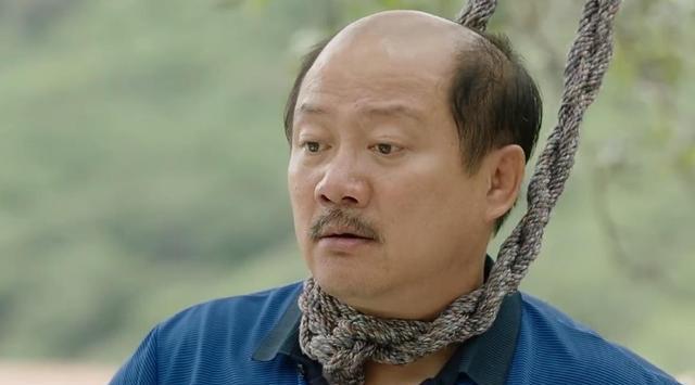 谢广坤光膀子雪地耍宝,身体冻到发白不穿衣,屡发类似视频博眼球