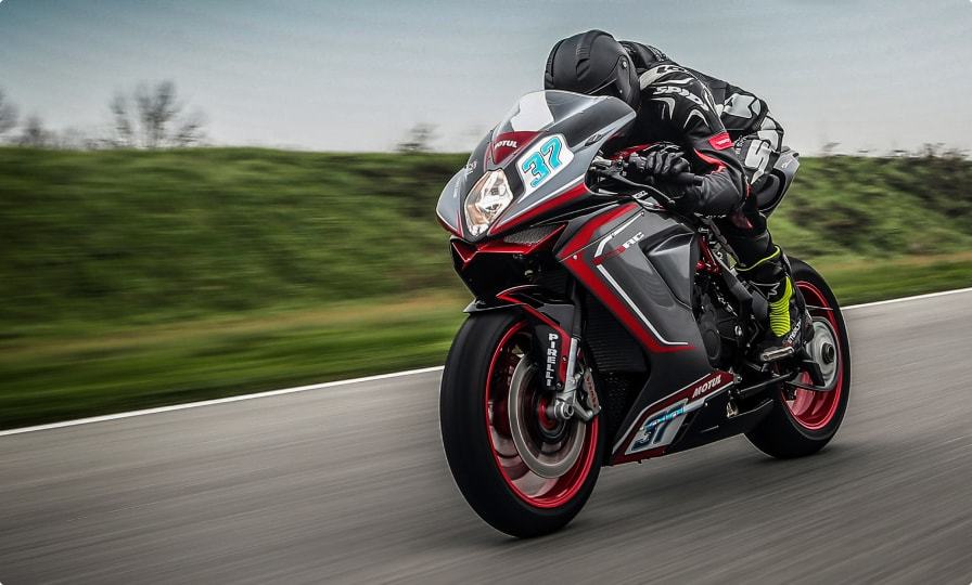 2021款f3 800奥古斯塔上市,被摩友戏称为中量级摩托车"艺术品"