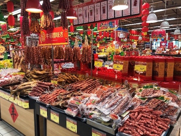 原地过年也要好好置办年货上海各大超市卖场启动年货节