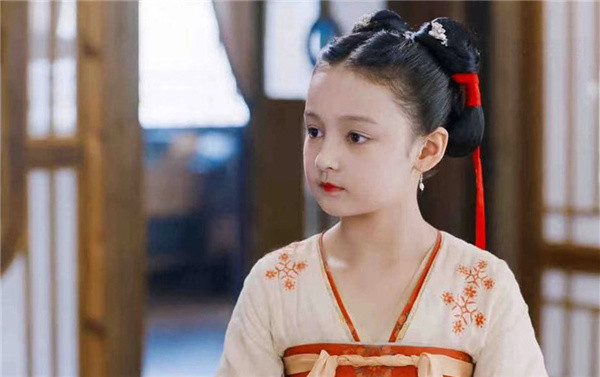 风起霓裳首播两位小演员颜值演技获赞娜扎直夸小琉璃可爱