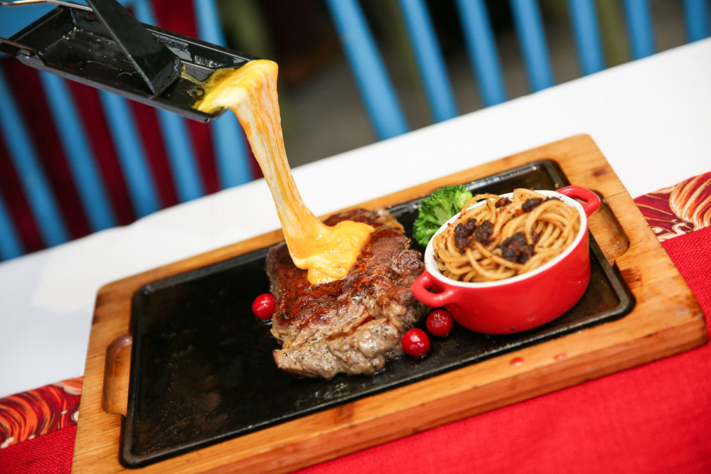 测评豪客来新品瀑布芝士牛排好吃到让吃货忘记减肥