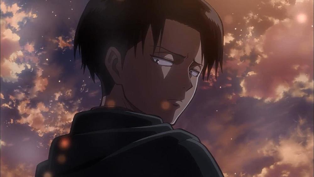 外表冷酷的兵长,一直是巨人里人气最高的角色之一,其前三季人气甚至反