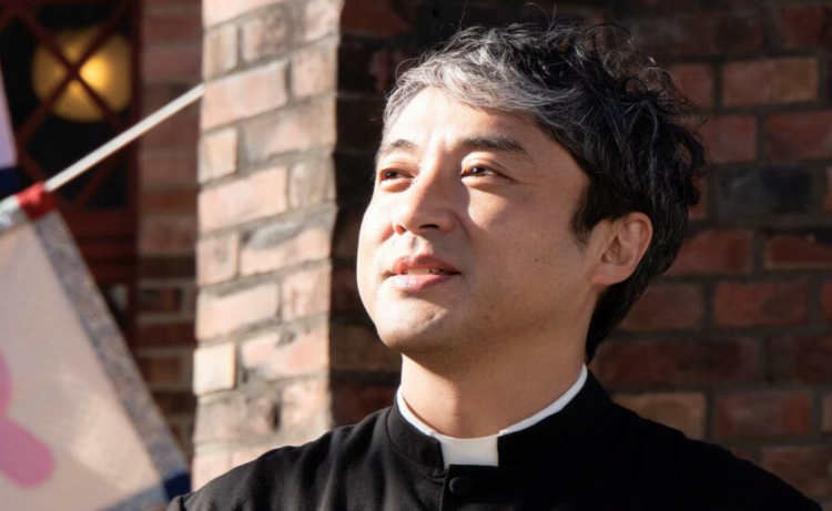 日本首相菅义伟道歉;多家大型日企变卖总部大楼;三浦