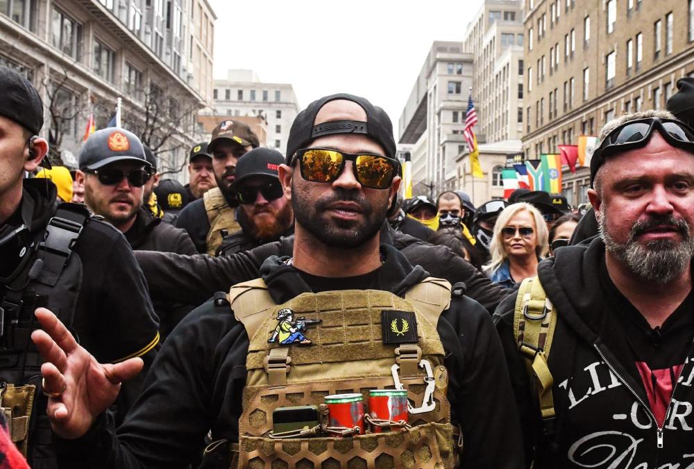 外媒:"骄傲男孩"头目竟然曾是fbi卧底!协助多起案件_腾讯新闻