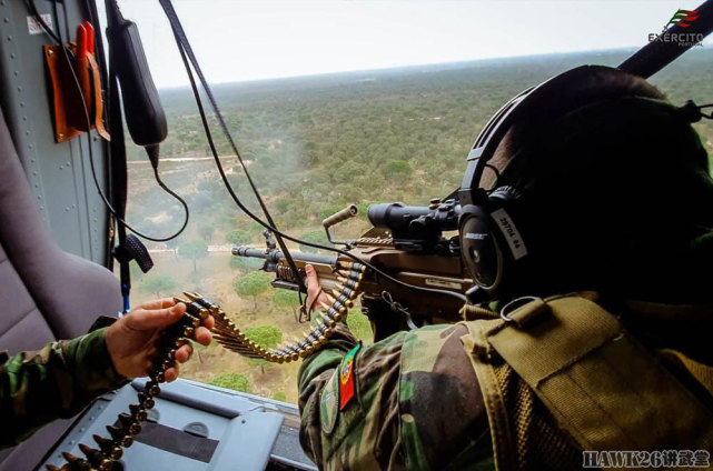 他们将搭乘葡萄牙空军第552中队的莱昂纳多aw119mkii直升机,使用